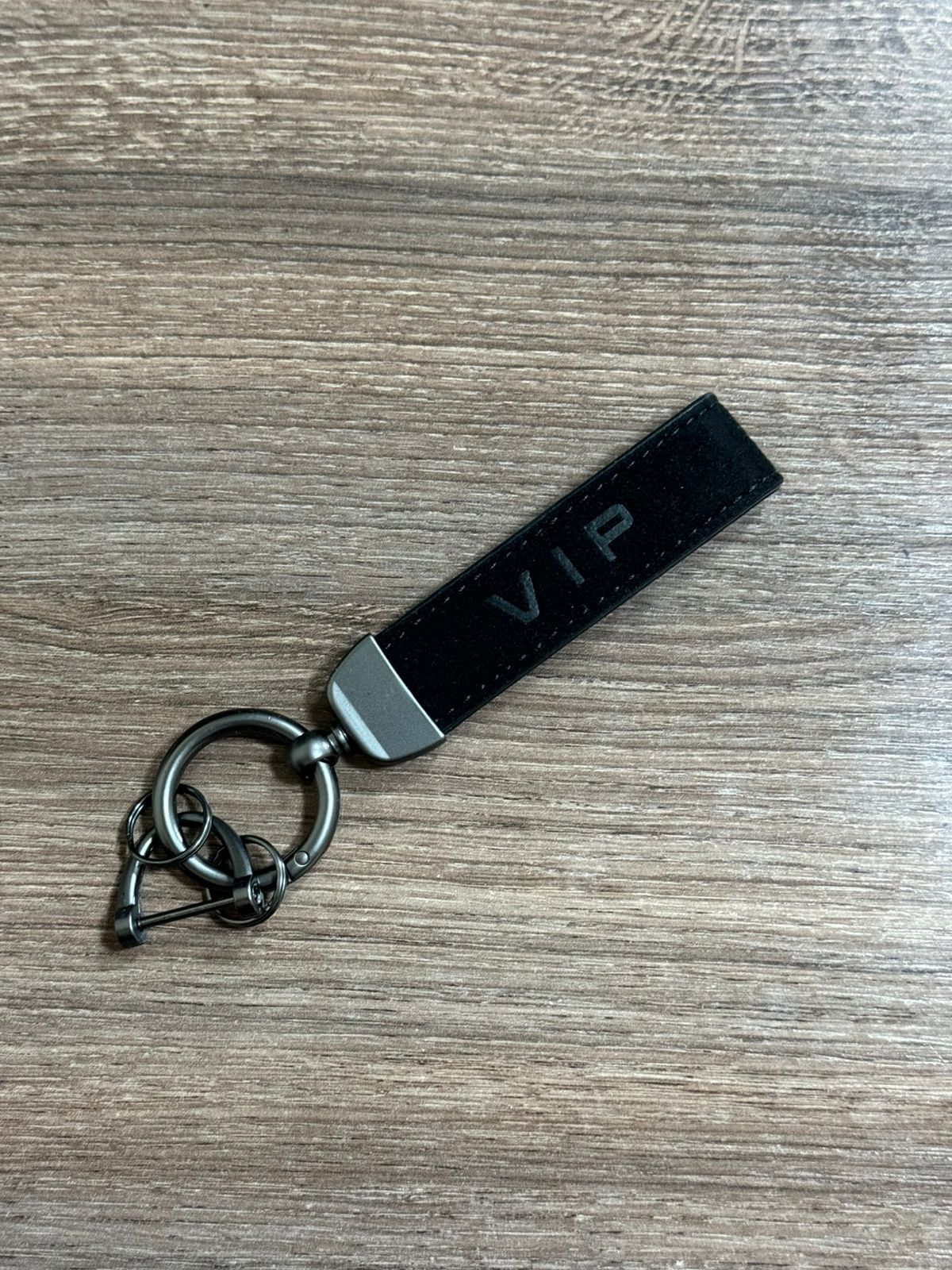 Брелок Vip кожаный черный