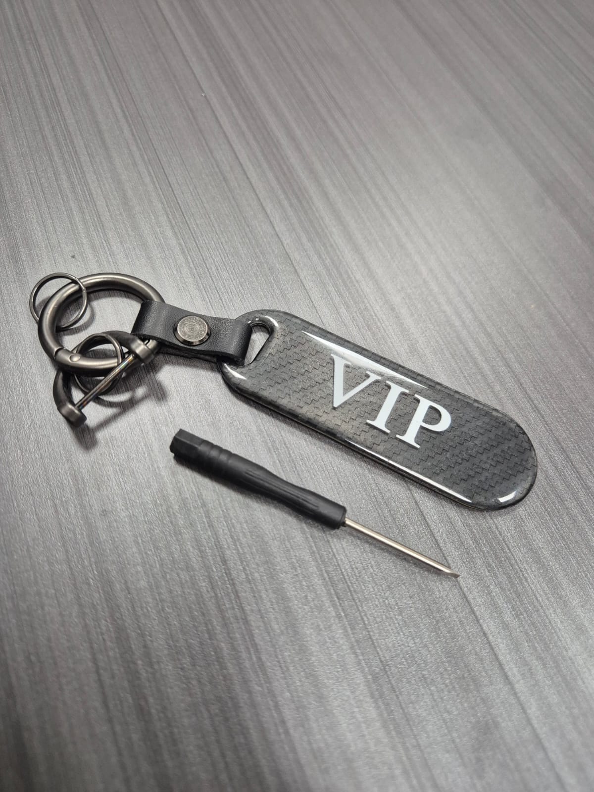 Брелок карбоновый Vip