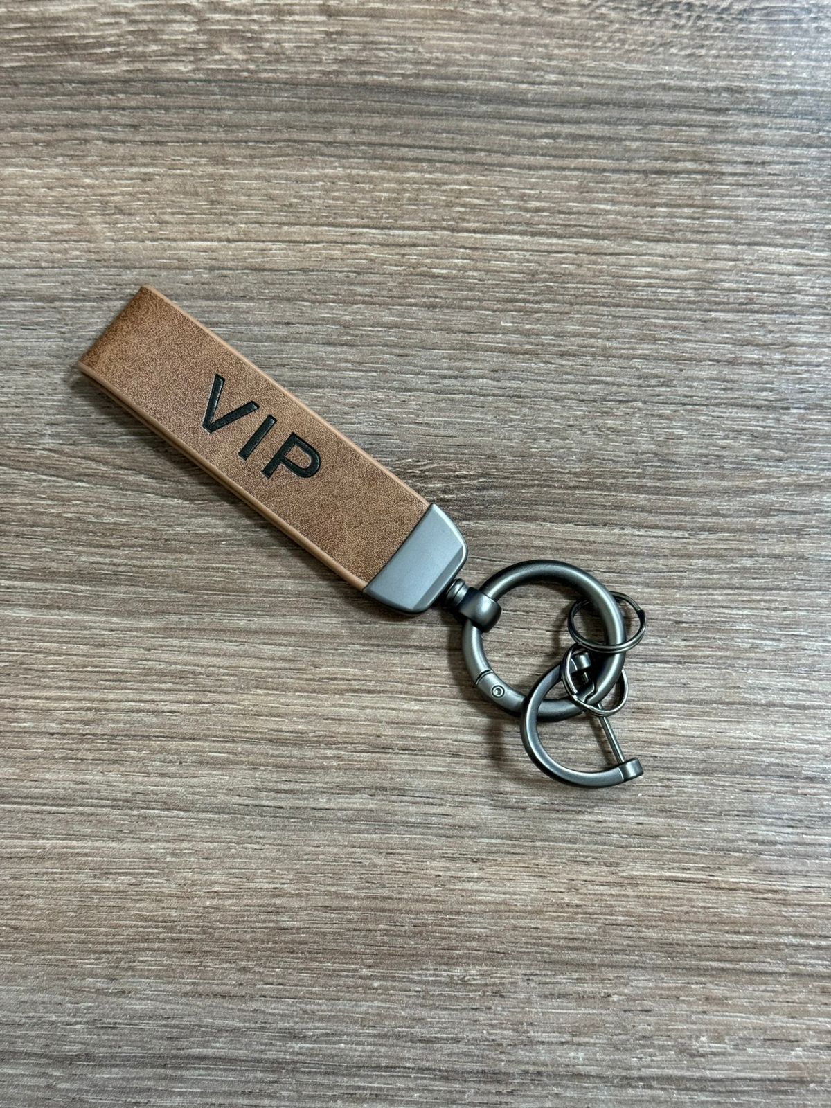 Брелок Vip кожаный коричневый